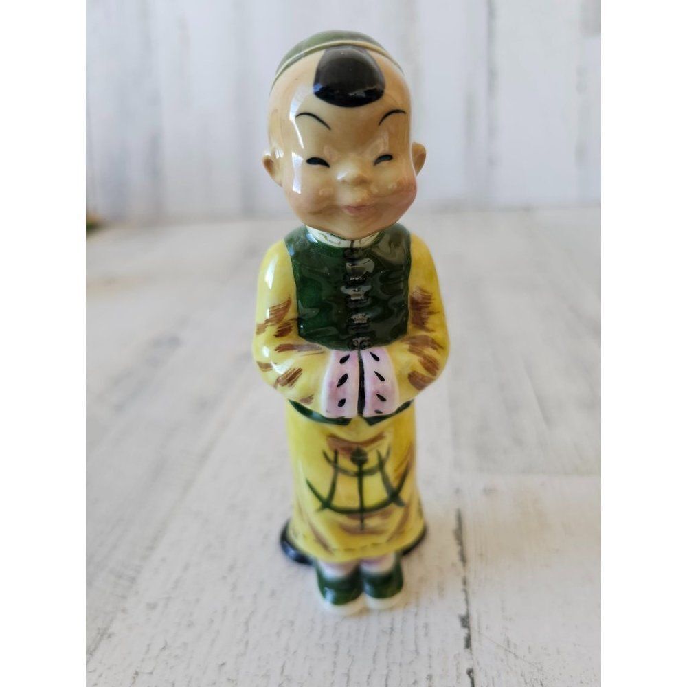 Gort wong li boy monk Buddha Chinese figurine statue vintage‎ yellow bone china